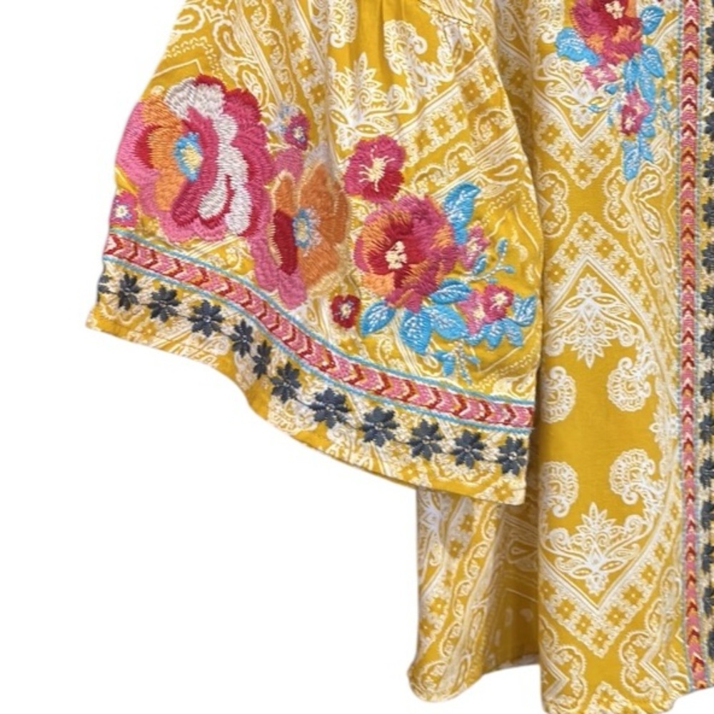 Savanna Jane Floral Embroidered Bell Sleeve Top Yellow Size Small - Picture 7 of 14